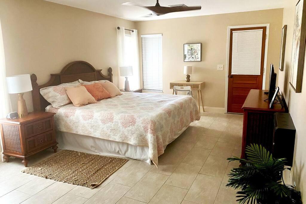 Heated Saltwater Pool Home Minutes To Beach Englewood Exterior photo